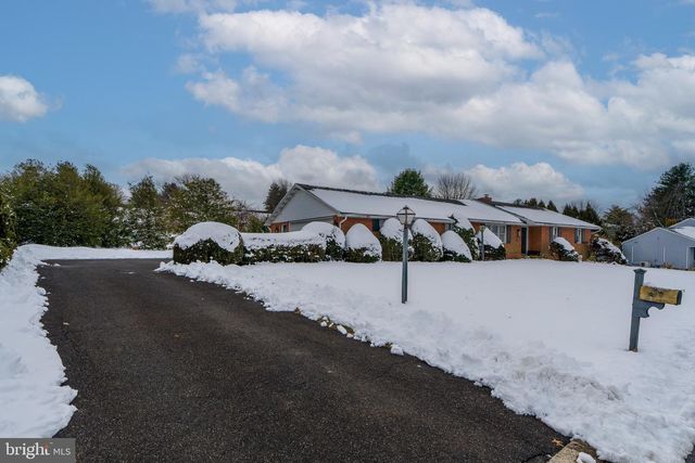 213 MAPLE AVE, Quarryville, PA 17566