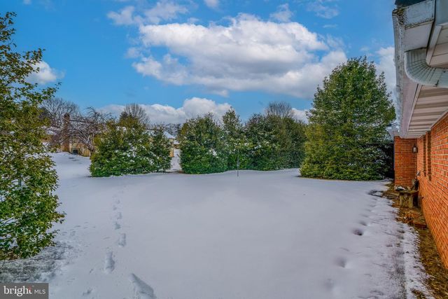 213 MAPLE AVE, Quarryville, PA 17566