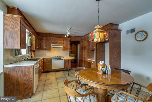 213 MAPLE AVE, Quarryville, PA 17566