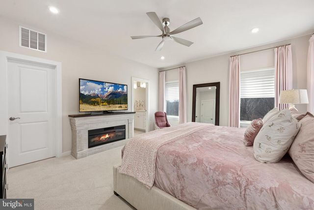 1027 VENIFENA TER SE, Leesburg, VA 20175