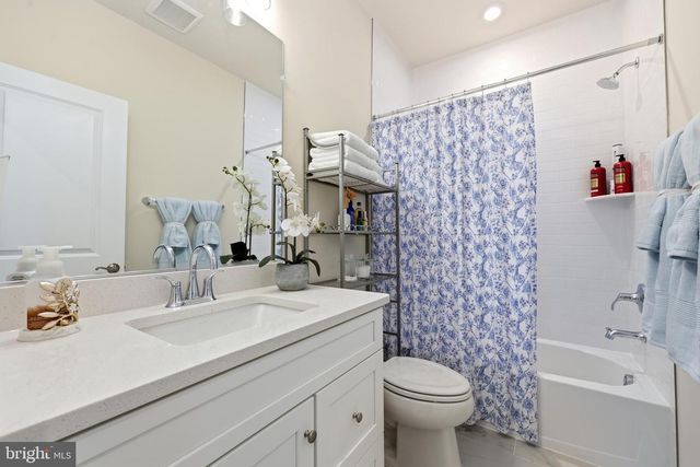 1027 VENIFENA TER SE, Leesburg, VA 20175