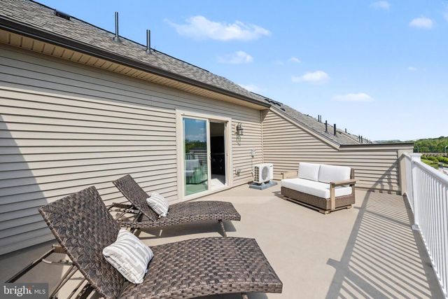 1027 VENIFENA TER SE, Leesburg, VA 20175