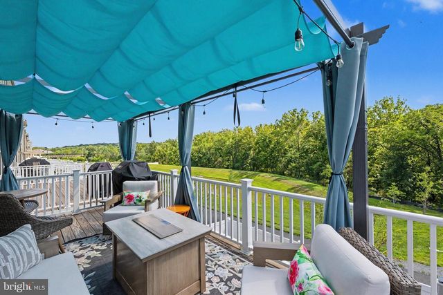1027 VENIFENA TER SE, Leesburg, VA 20175