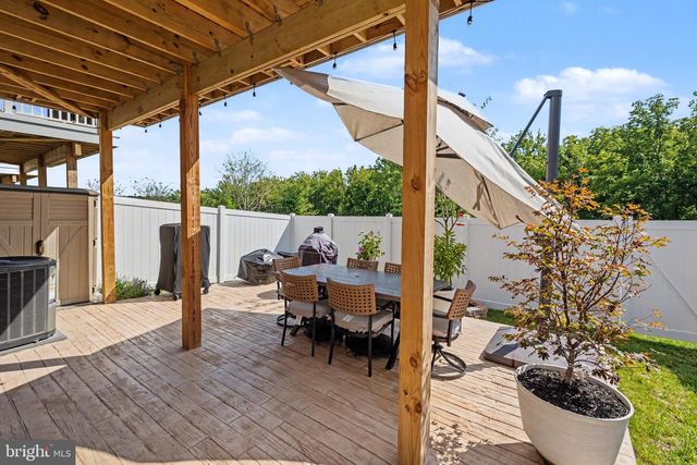 1027 VENIFENA TER SE, Leesburg, VA 20175