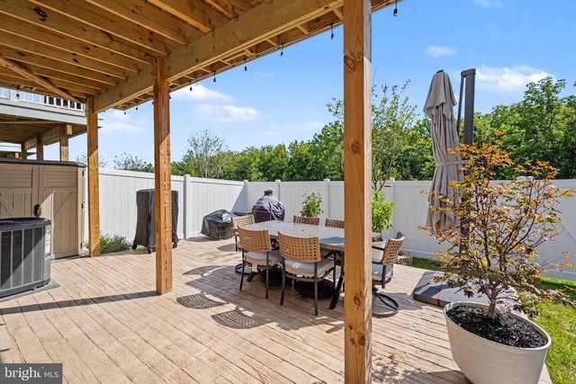 1027 VENIFENA TER SE, Leesburg, VA 20175