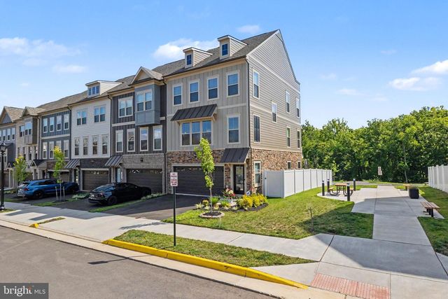 1027 VENIFENA TER SE, Leesburg, VA 20175