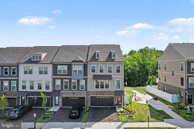 1027 VENIFENA TER SE, Leesburg, VA 20175