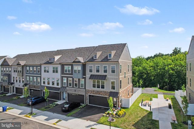 1027 VENIFENA TER SE, Leesburg, VA 20175