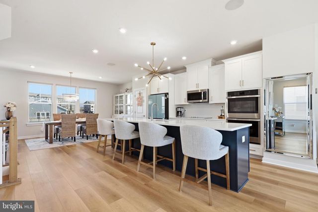 1027 VENIFENA TER SE, Leesburg, VA 20175
