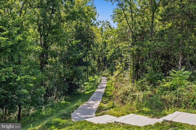 1027 VENIFENA TER SE, Leesburg, VA 20175