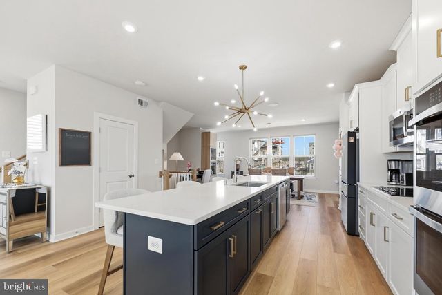 1027 VENIFENA TER SE, Leesburg, VA 20175
