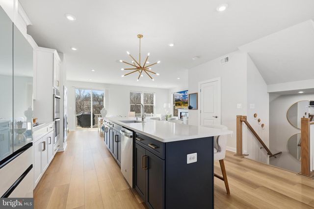 1027 VENIFENA TER SE, Leesburg, VA 20175