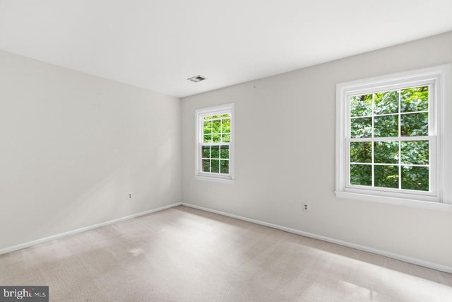 11831 ANTIETAM RD, Woodbridge, VA 22192