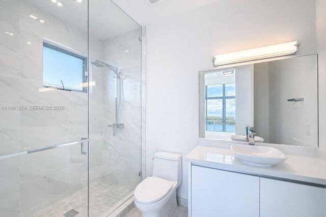 2890 N Ocean Dr, Hollywood, FL 33019