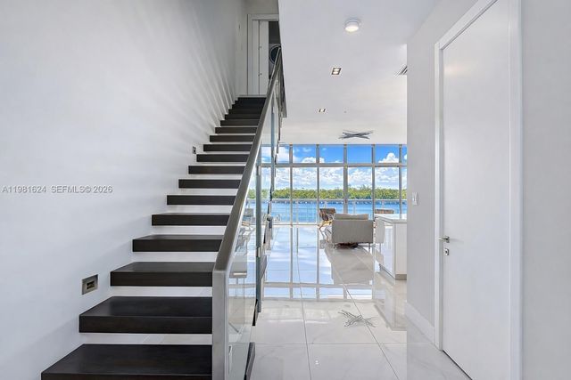 2890 N Ocean Dr, Hollywood, FL 33019