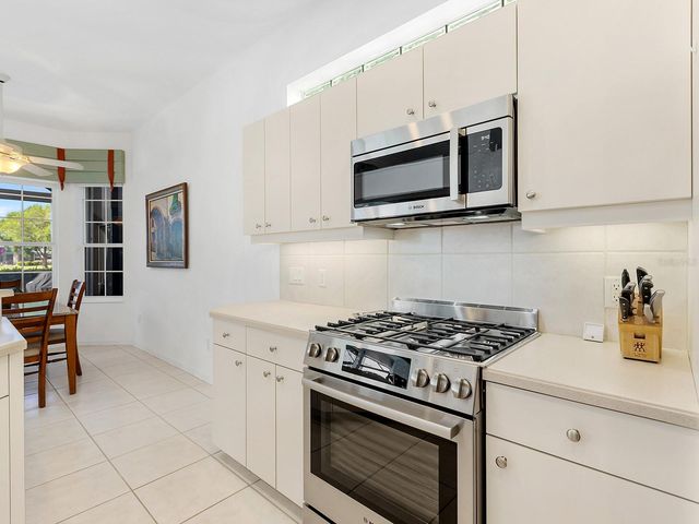 10106 GLENMORE AVENUE, Bradenton, FL 34202