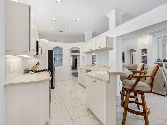 10106 GLENMORE AVENUE, Bradenton, FL 34202