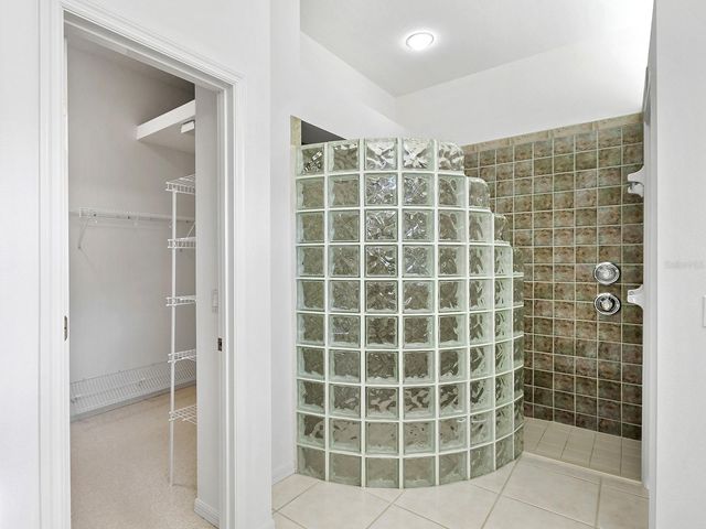 10106 GLENMORE AVENUE, Bradenton, FL 34202