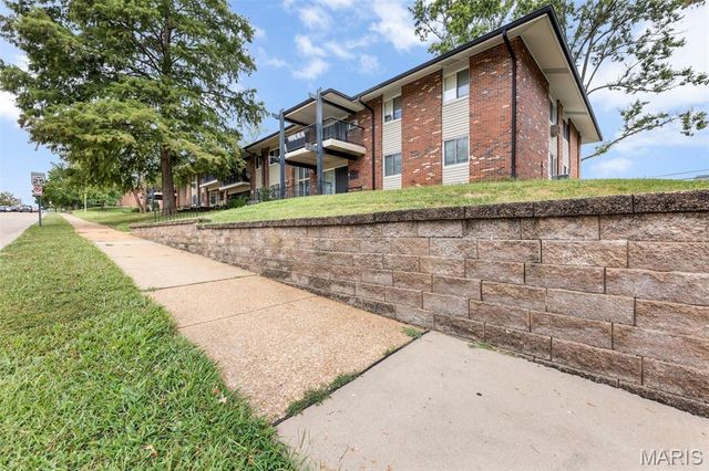 9111 Villaridge Court B, St Louis, MO 63123
