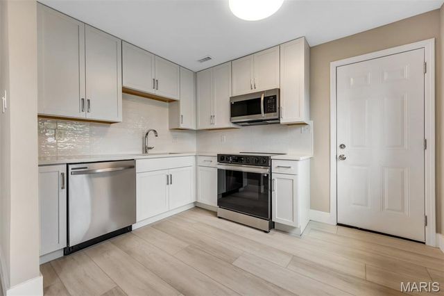 9111 Villaridge Court B, St Louis, MO 63123