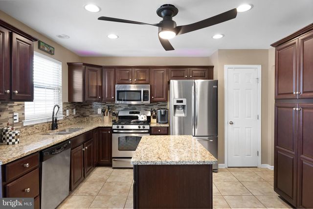 2 TIEMAN CIRCLE, Delanco, NJ 08075