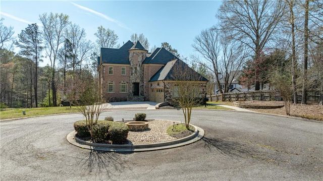 7611 Regency Circle, Atlanta, GA 30350