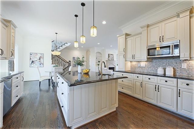 7611 Regency Circle, Atlanta, GA 30350