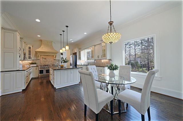 7611 Regency Circle, Atlanta, GA 30350