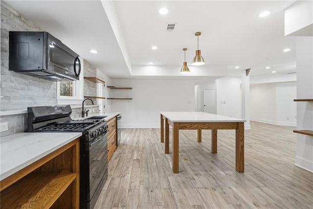 7611 Regency Circle, Atlanta, GA 30350