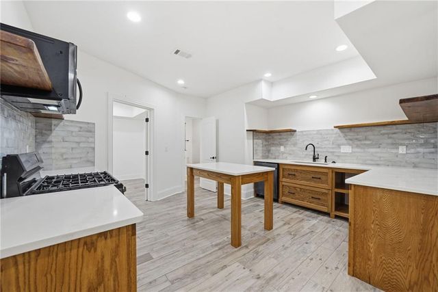 7611 Regency Circle, Atlanta, GA 30350