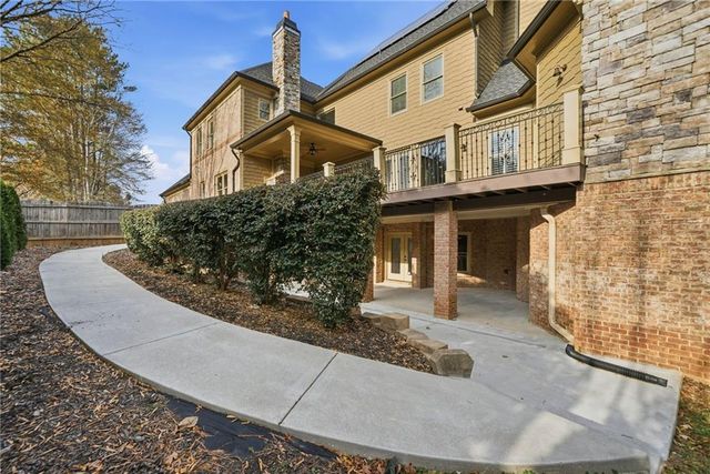 7611 Regency Circle, Atlanta, GA 30350