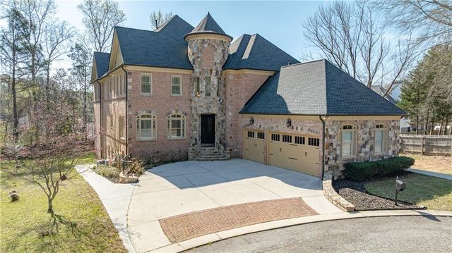 7611 Regency Circle, Atlanta, GA 30350