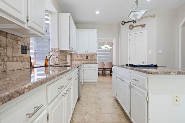 617 Highland Meadows Drive, Highland Village, TX 75077