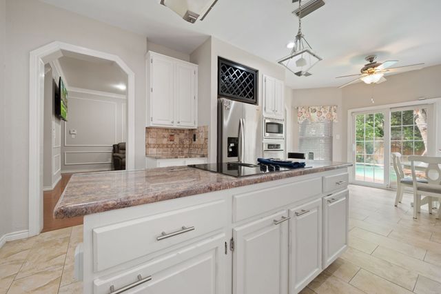 617 Highland Meadows Drive, Highland Village, TX 75077