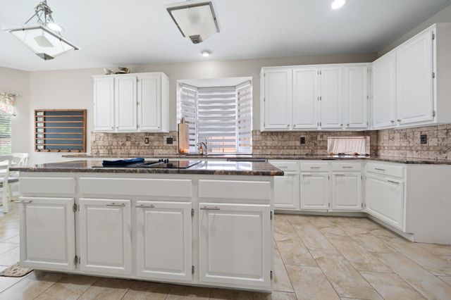 617 Highland Meadows Drive, Highland Village, TX 75077