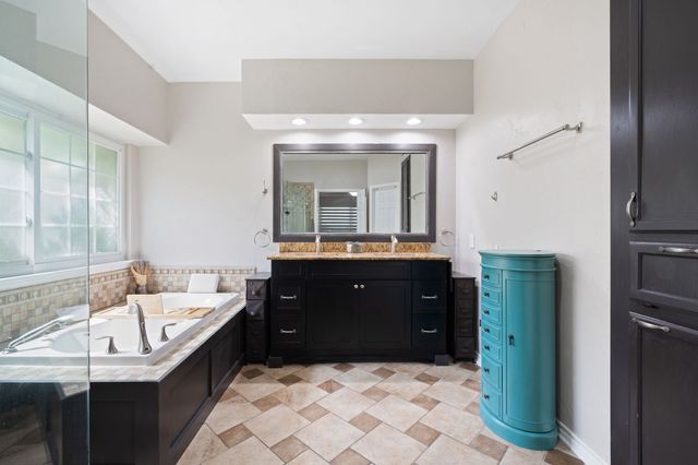 617 Highland Meadows Drive, Highland Village, TX 75077
