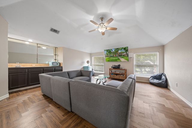 617 Highland Meadows Drive, Highland Village, TX 75077