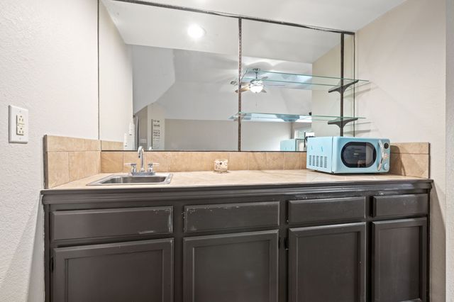 617 Highland Meadows Drive, Highland Village, TX 75077
