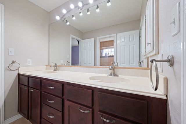 617 Highland Meadows Drive, Highland Village, TX 75077