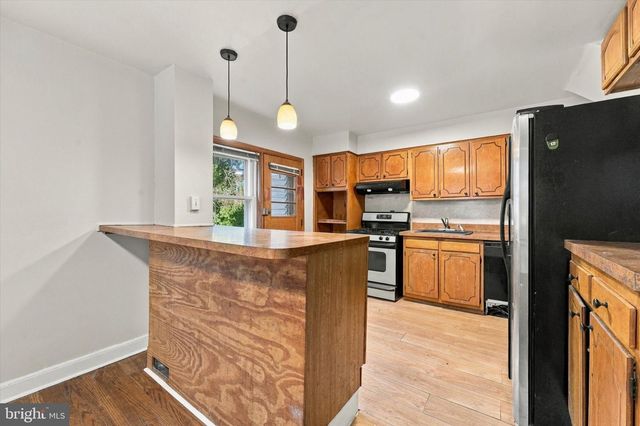 22 ROCK GLEN RD, Wynnewood, PA 19096