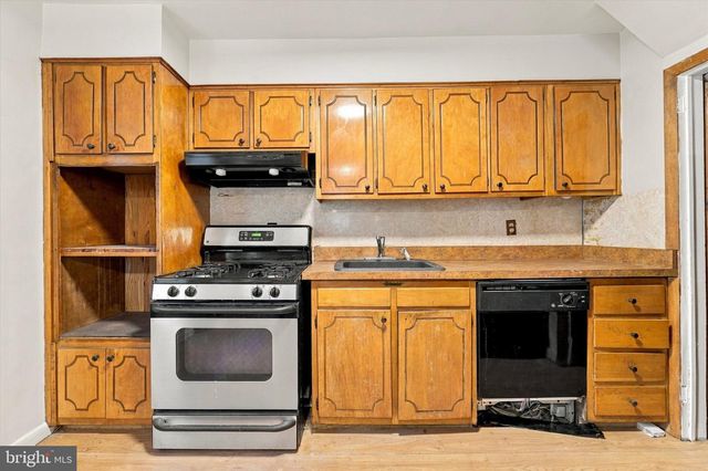22 ROCK GLEN RD, Wynnewood, PA 19096