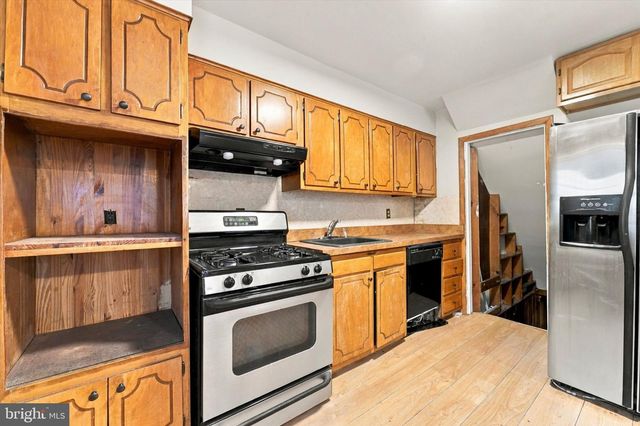 22 ROCK GLEN RD, Wynnewood, PA 19096