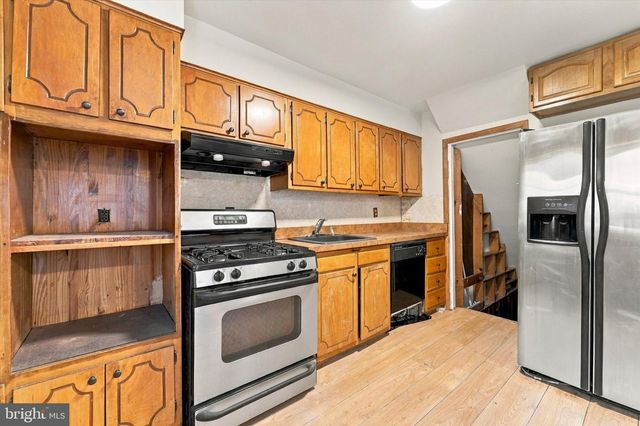 22 ROCK GLEN RD, Wynnewood, PA 19096