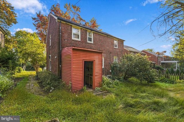 22 ROCK GLEN RD, Wynnewood, PA 19096