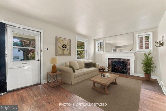 22 ROCK GLEN RD, Wynnewood, PA 19096