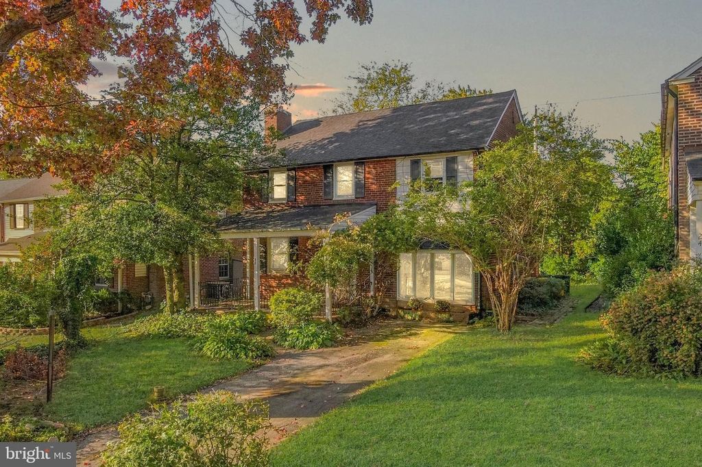 22 ROCK GLEN RD, Wynnewood, PA 19096