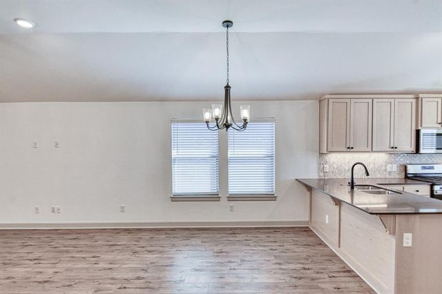 13313 SW 5th Street, Yukon, OK 73099