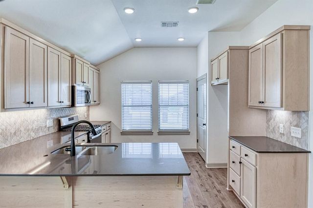 13313 SW 5th Street, Yukon, OK 73099