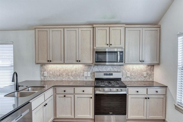 13313 SW 5th Street, Yukon, OK 73099