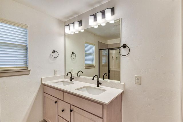 13313 SW 5th Street, Yukon, OK 73099